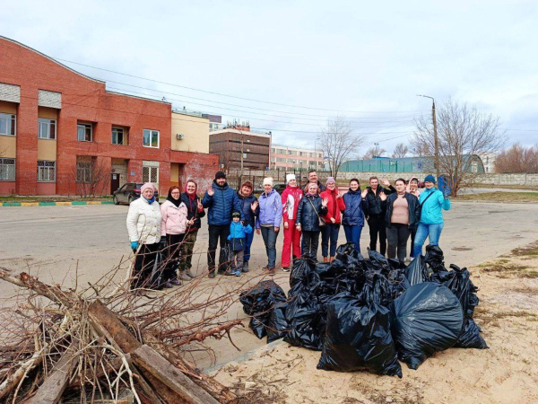 Юрий Шалабаев поблагодарил участников общегородского субботника, который собрал в этом году более 30 тыс нижегородцев Юрий Шалабаев поблагодарил участников общегородского субботника, который собрал в этом году более 30 тыс нижегородцев