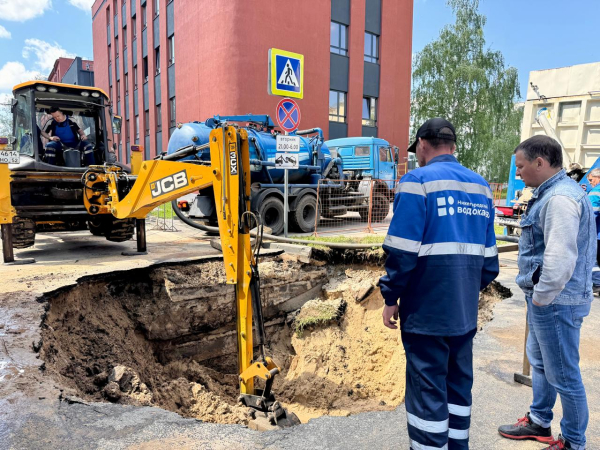 Ремонт аварийного участка трубопровода на улице Ковалихинской планируется завершить сегодня до конца дня Ремонт аварийного участка трубопровода на улице Ковалихинской планируется завершить сегодня до конца дня