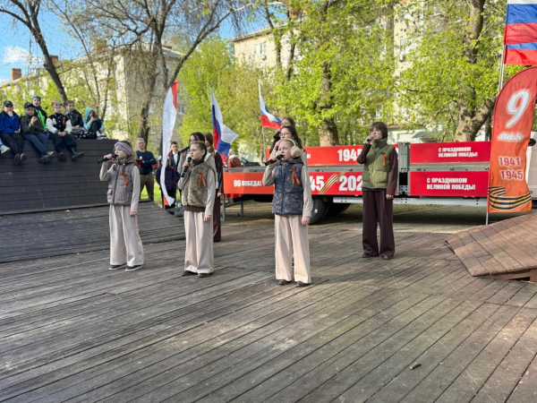 Культурно-музыкальный десант «Весна Победы!» прошел у памятника Герою Советского Союза Александру Прыгунову Культурно-музыкальный десант «Весна Победы!» прошел у памятника Герою Советского Союза Александру Прыгунову