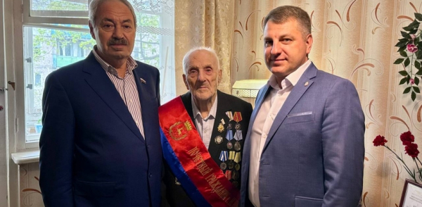 Десять ветеранов Советского района удостоены звания «Почётный гражданин Нижнего Новгорода» Десять ветеранов Советского района удостоены звания «Почётный гражданин Нижнего Новгорода»