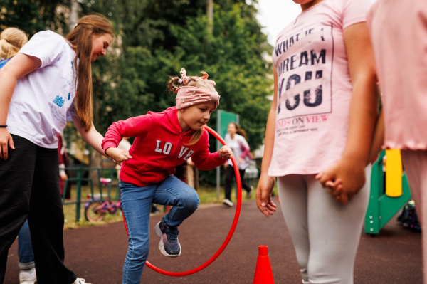 Более 700 детей стали участниками проекта «Играем вместе» с начала июня Более 700 детей стали участниками проекта «Играем вместе» с начала июня
