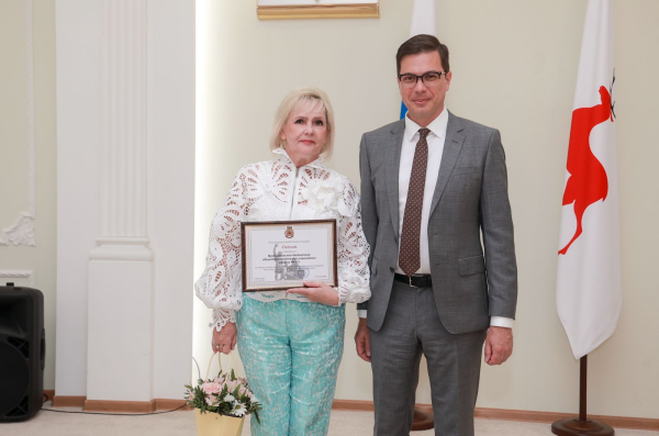 Юрий Шалабаев вручил педагогам Чкаловскую премию и гранты за лучшую программу развития