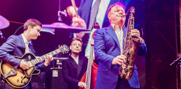 Пресс-конференция, посвященная старту джазового фестиваля «Осень в Швейцарии. Джаз Победы», пройдет 19 июня в Парке Победы Пресс-конференция, посвященная старту джазового фестиваля «Осень в Швейцарии. Джаз Победы», пройдет 19 июня в Парке Победы