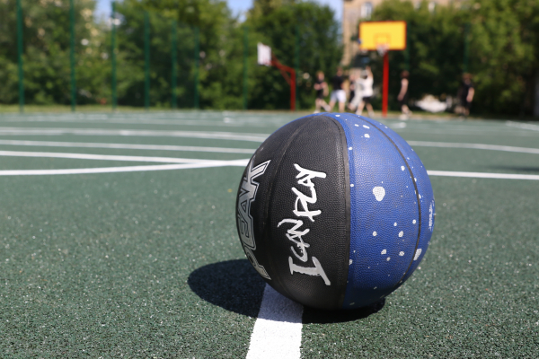 Две многофункциональные спортивные площадки при школе №66 и гимназии №67 появились по проекту «Вам решать!» в Московском районе