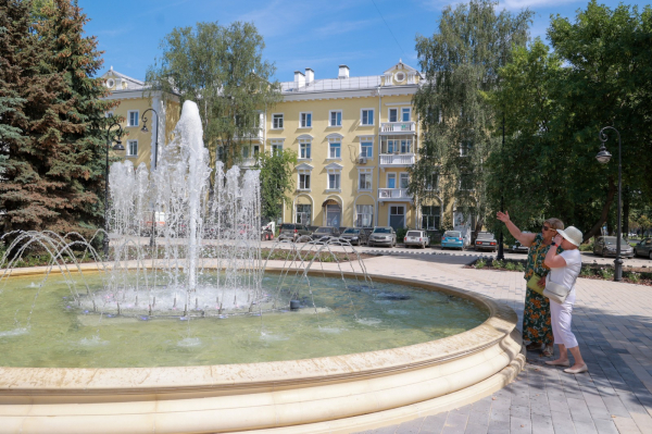 Пробный пуск нового фонтана прошел в сквере у ДК имени Серго Орджоникидзе     