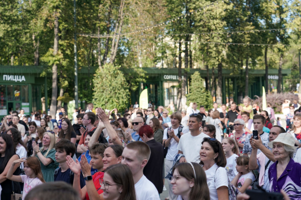 Глава города Юрий Шалабаев поздравил нижегородцев с 90-летием Приокского и Ленинского районов Глава города Юрий Шалабаев поздравил нижегородцев с 90-летием Приокского и Ленинского районов
