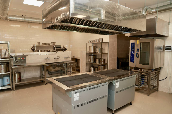 Юрий Шалабаев: Завершили масштабный проект, за который до этого никто не брался, по модернизации всех школьных пищеблоков и столовых Юрий Шалабаев: Завершили масштабный проект, за который до этого никто не брался, по модернизации всех школьных пищеблоков и столовых