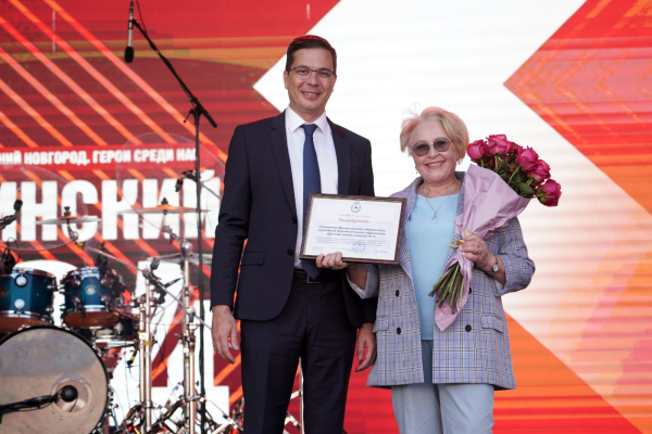 Глава города Юрий Шалабаев поздравил нижегородцев с 90-летием Приокского и Ленинского районов Глава города Юрий Шалабаев поздравил нижегородцев с 90-летием Приокского и Ленинского районов