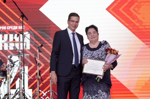 Глава города Юрий Шалабаев поздравил нижегородцев с 90-летием Приокского и Ленинского районов Глава города Юрий Шалабаев поздравил нижегородцев с 90-летием Приокского и Ленинского районов