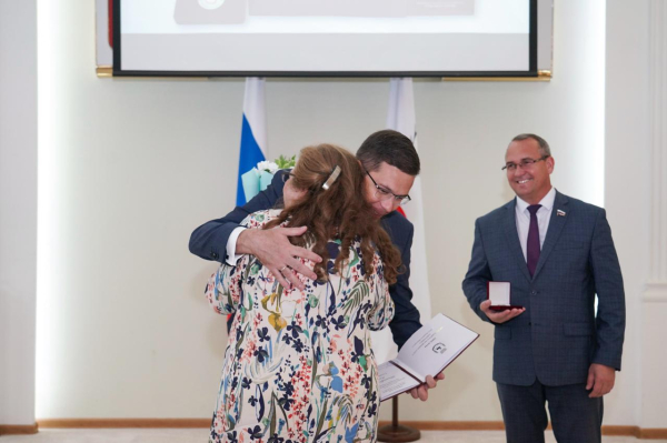 Глава города Юрий Шалабаев вручил награды нижегородцам, удостоенным почетных званий заслуженных работников профессиональных сфер