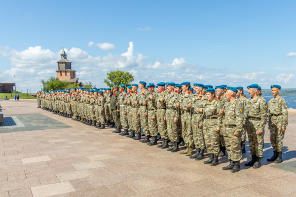 Торжественная церемония закрытия международной смены военно-патриотического лагеря «Хочу стать десантником» состоится в Кремле