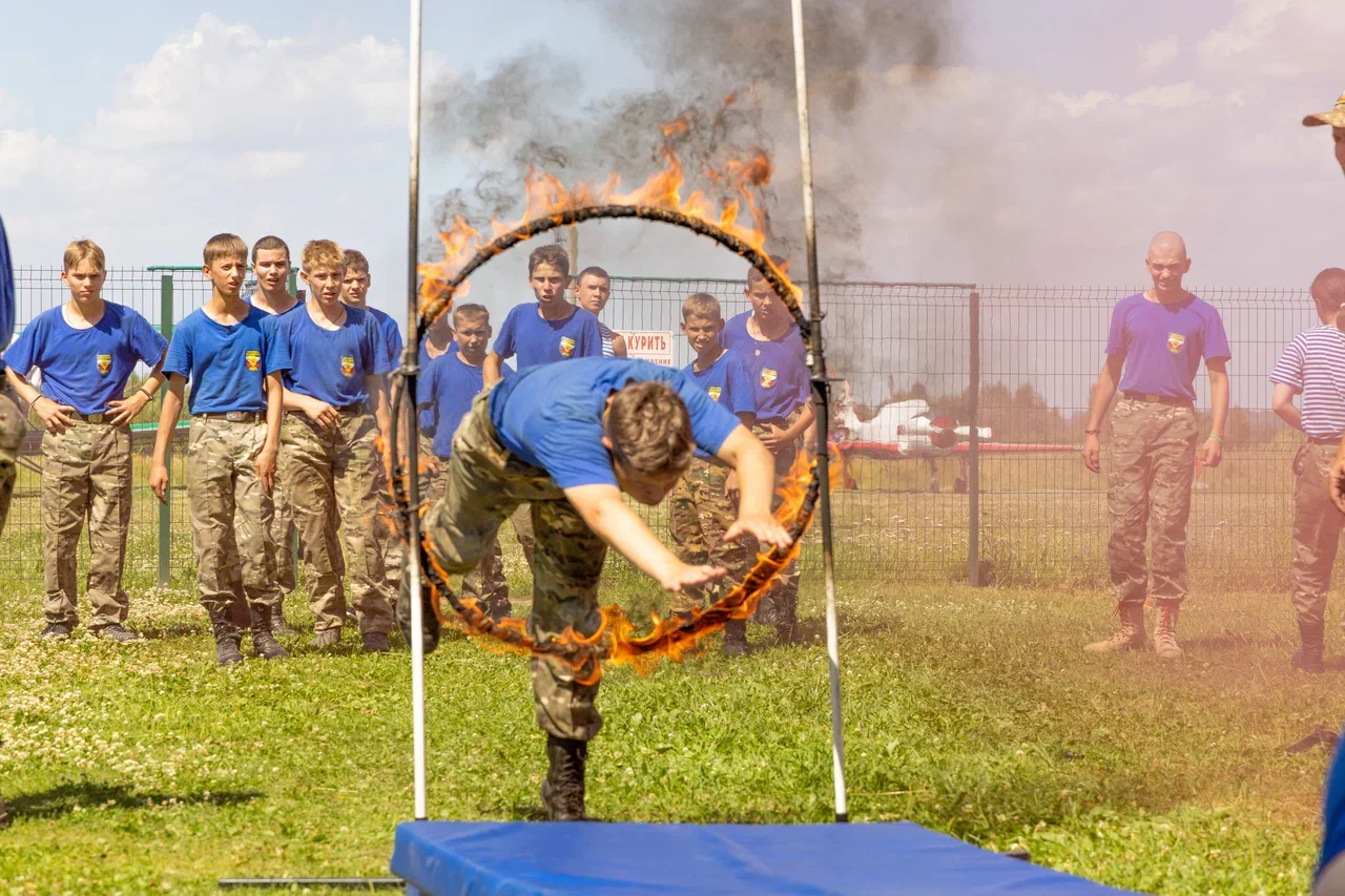 Воспитанники лагеря «Хочу стать десантником» совершат  самостоятельные прыжки с парашютом 5 августа
