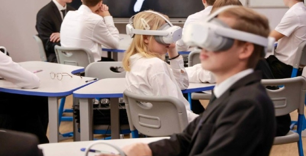 Связь сквозь расстояние: VR-экскурсии в школах соединили учащихся Нижнего Новгорода и Сухума Связь сквозь расстояние: VR-экскурсии в школах соединили учащихся Нижнего Новгорода и Сухума