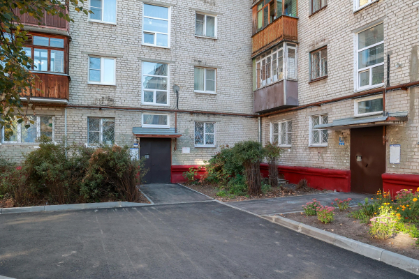 Дворовые проезды, тротуары и парковки отремонтировали на улице Июльских Дней по обращениям нижегородцев