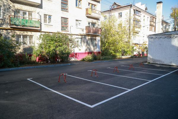 Дворовые проезды, тротуары и парковки отремонтировали на улице Июльских Дней по обращениям нижегородцев