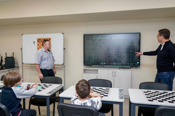 Глава города Юрий Шалабаев посетил новый филиал ДДТ имени В.П. Чкалова, принявший после своего открытия 1 100 воспитанников