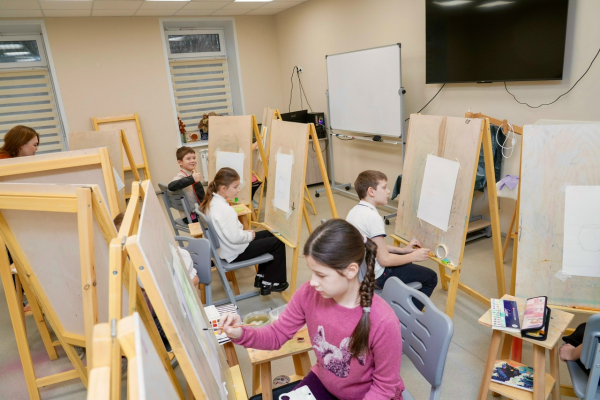 Глава города Юрий Шалабаев посетил новый филиал ДДТ имени В.П. Чкалова, принявший после своего открытия 1 100 воспитанников