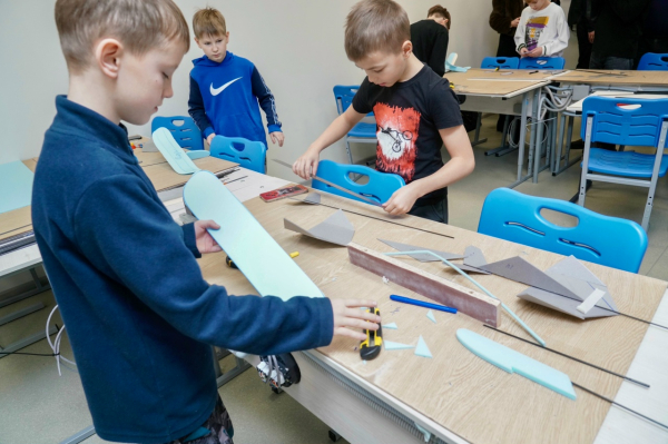 Глава города Юрий Шалабаев посетил новый филиал ДДТ имени В.П. Чкалова, принявший после своего открытия 1 100 воспитанников