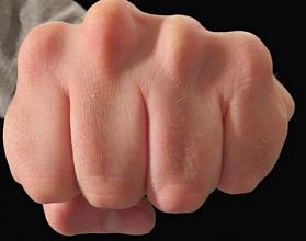 Сын убил отца из-за бутылки в Дзержинске